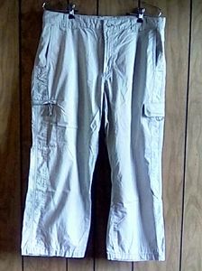 Columbia Cargo Capris,.GUC size 14